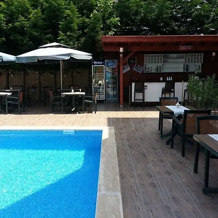 Velena 酒店 3*