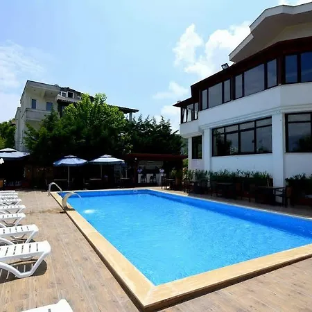 Velena 3* Ağva
