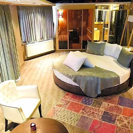 Velena Hotel