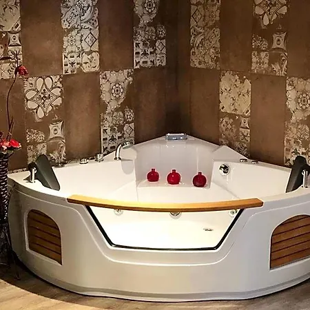 Velena Hotel